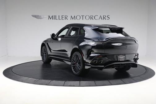 2025 Aston Martin DBX 707