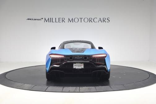 2024 McLaren Artura Performance