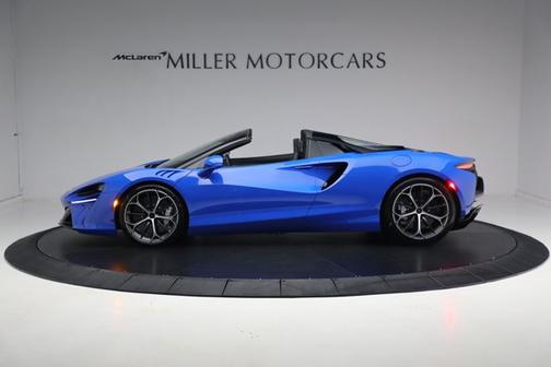 2025 McLaren Artura Performance