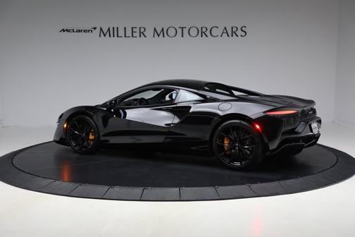 2023 McLaren Artura Coupe