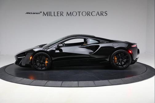 2023 McLaren Artura Coupe