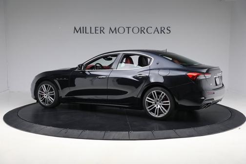 2022 Maserati Ghibli Modena Q4