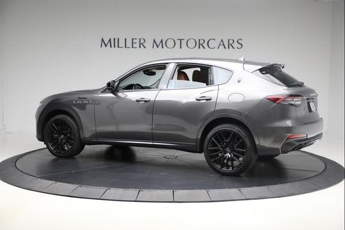 2022 Maserati Levante Modena