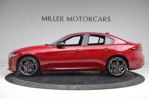 Alfa Rosso 2022 Alfa Romeo Giulia Veloce