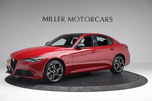 Alfa Rosso 2022 Alfa Romeo Giulia Veloce