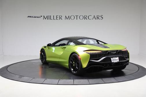 2024 McLaren Artura Performance