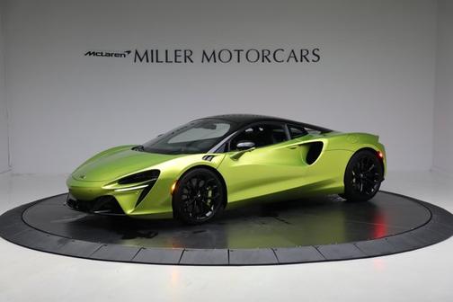 2024 McLaren Artura Performance