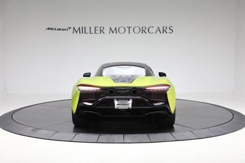 2024 McLaren Artura Performance