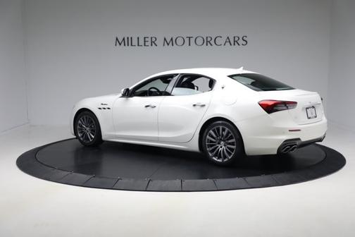 2022 Maserati Ghibli Modena Q4