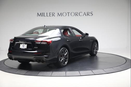 2022 Maserati Ghibli Modena Q4