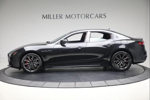 2022 Maserati Ghibli Modena Q4