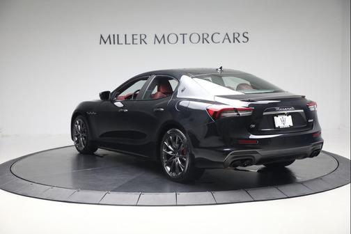 2022 Maserati Ghibli Modena Q4
