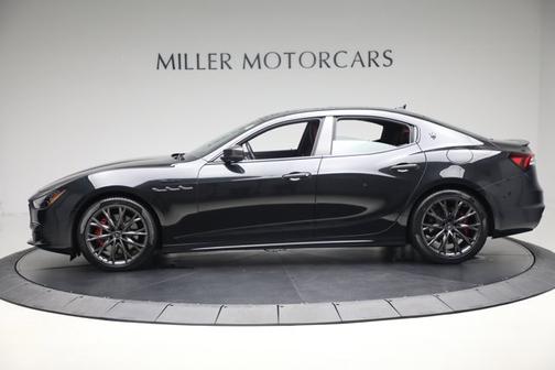 2022 Maserati Ghibli Modena Q4