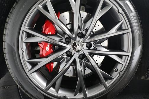 2022 Maserati Ghibli Modena Q4