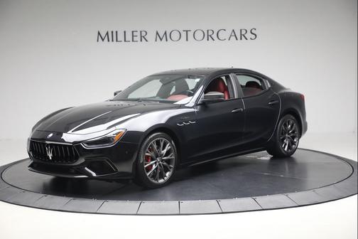 2022 Maserati Ghibli Modena Q4