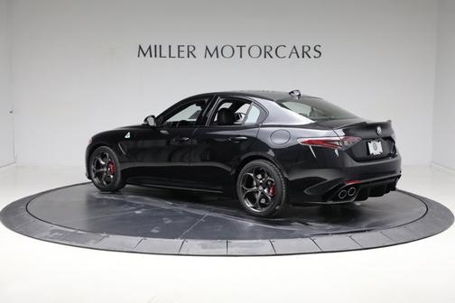 2024 Alfa Romeo Giulia Quadrifoglio