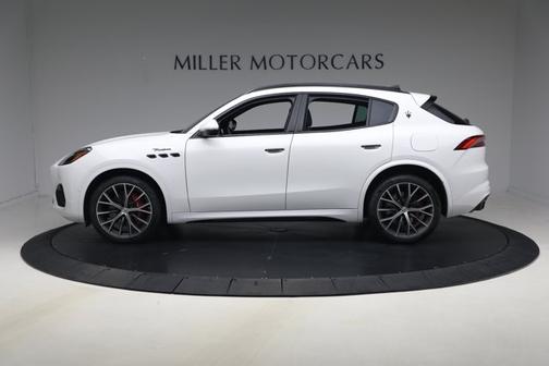Bianco 2026 Maserati Grecale Modena