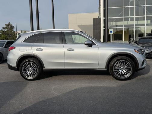 Cirrus Silver Metallic 2026 Mercedes-Benz GLC 300 Base 4MATIC