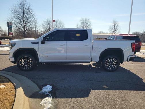 Summit White 2024 GMC Sierra 1500 AT4