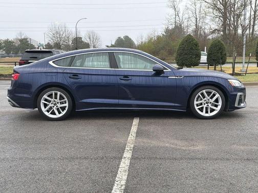 Navarra Blue Metallic 2024 Audi A5 Sportback 45 S line quattro Premium
