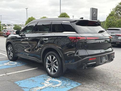 Diamond Black 2024 INFINITI QX60 Luxe