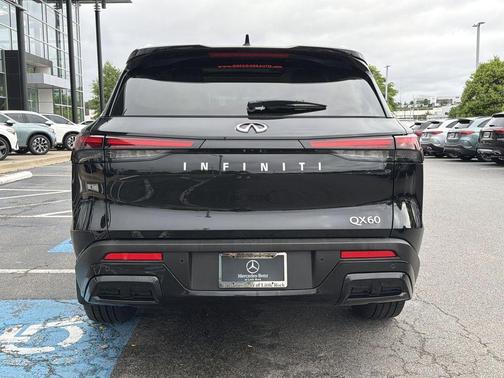 Diamond Black 2024 INFINITI QX60 Luxe