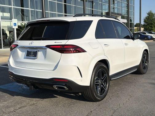 MANUFAKTUR Moonlight White Metallic 2026 Mercedes-Benz GLE 450 4MATIC