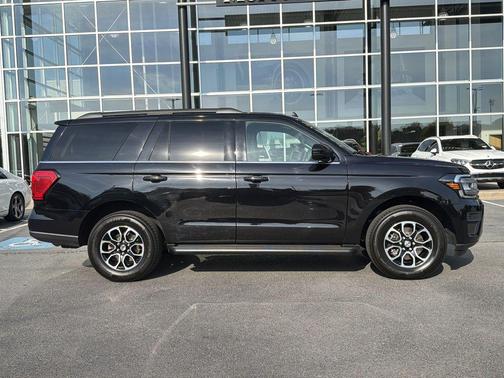 Agate Black Metallic 2024 Ford Expedition XLT