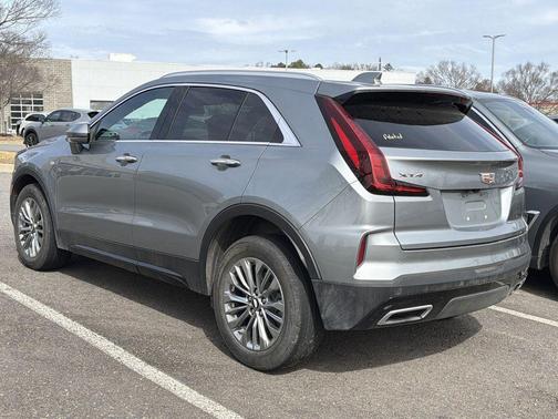 2025 Cadillac XT4 Premium Luxury