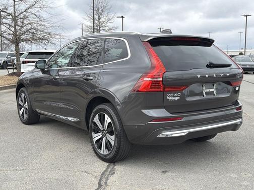 Platinum Gray Metallic 2023 Volvo XC60 Recharge Plug-In Hybrid T8 Plus Bright Theme