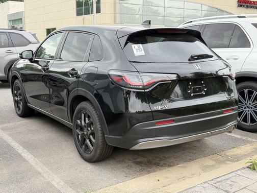 Crystal Black Pearl 2025 Honda HR-V Sport