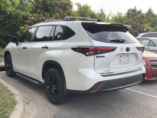 Wind Chill Pearl 2024 Toyota Highlander Hybrid XLE