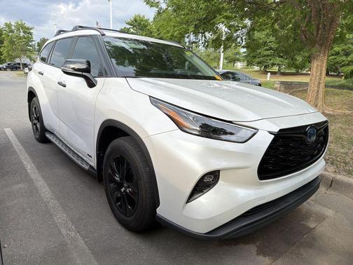 Wind Chill Pearl 2024 Toyota Highlander Hybrid XLE