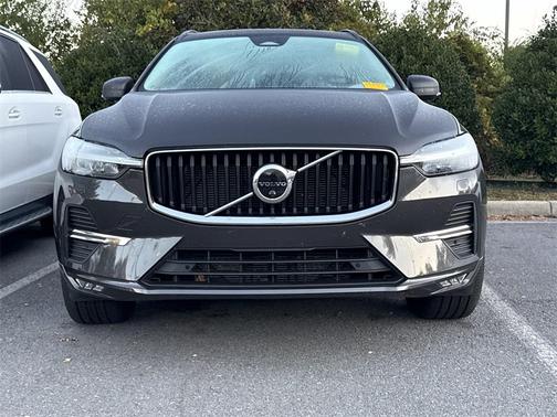 2022 Volvo XC60 B5 Momentum