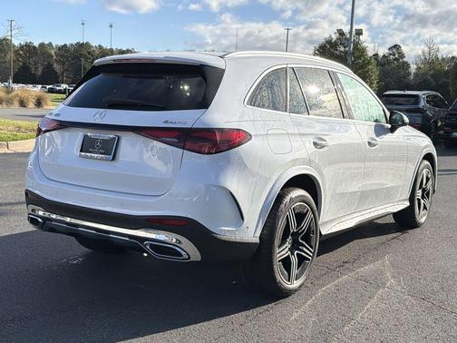 MANUFAKTUR Moonlight White Metallic 2026 Mercedes-Benz GLC 300 Base 4MATIC