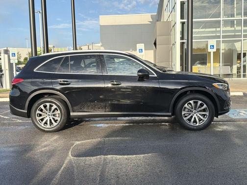 Black 2024 Mercedes-Benz GLC 300 Base