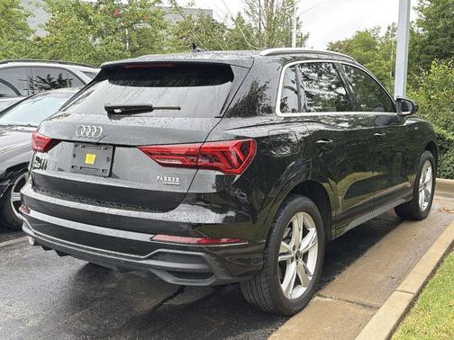 Mythos Black Metallic 2023 Audi Q3 45 S line Premium