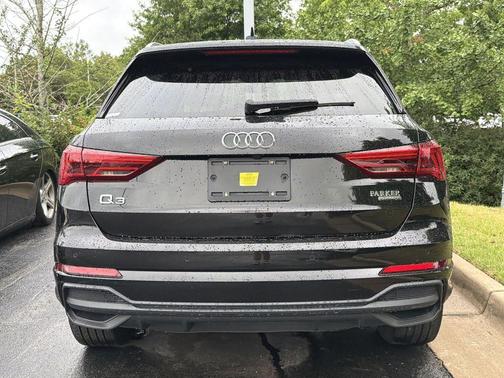 Mythos Black Metallic 2023 Audi Q3 45 S line Premium
