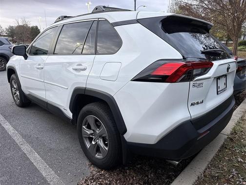 2024 Toyota RAV4 Hybrid XLE
