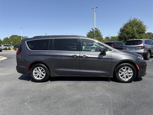 2022 Chrysler Pacifica Touring-L