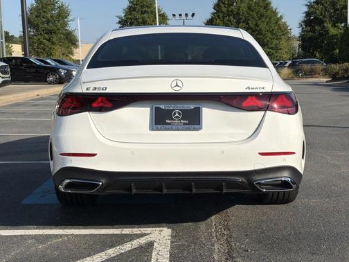 Polar White 2027 Mercedes-Benz E-Class 350