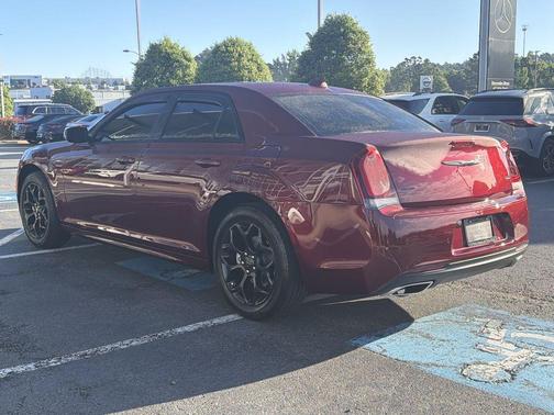 Velvet Red Pearlcoat 2023 Chrysler 300 Touring L