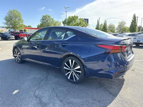 2022 Nissan Altima 2.5 SR