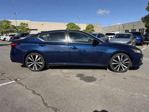 2022 Nissan Altima 2.5 SR