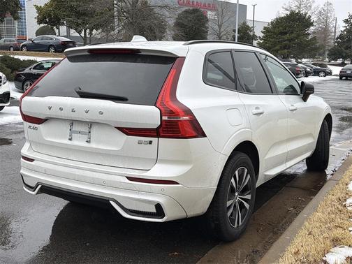 2024 Volvo XC60 B5 Core