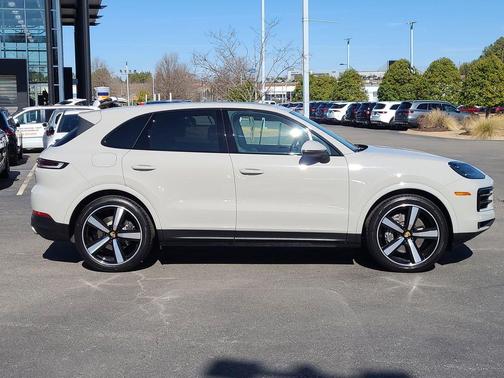 2024 Porsche Cayenne Base