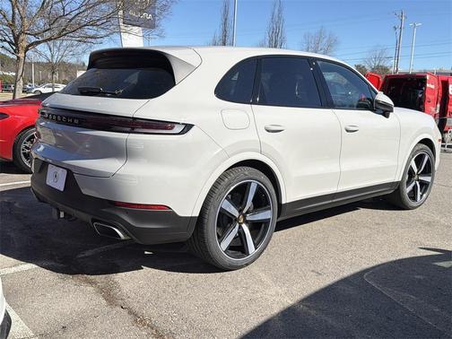 2024 Porsche Cayenne Base