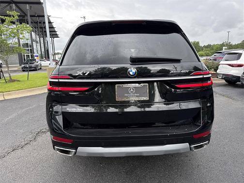 2025 BMW X7 xDrive40i