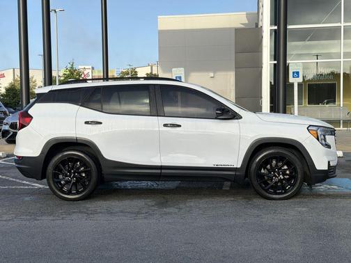 Summit White 2023 GMC Terrain SLE