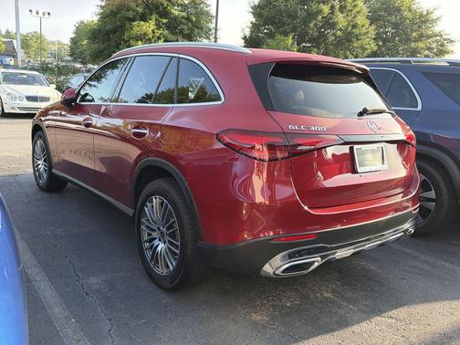 MANUFAKTUR Patagonia Red Metallic 2026 Mercedes-Benz GLC 300 Base 4MATIC